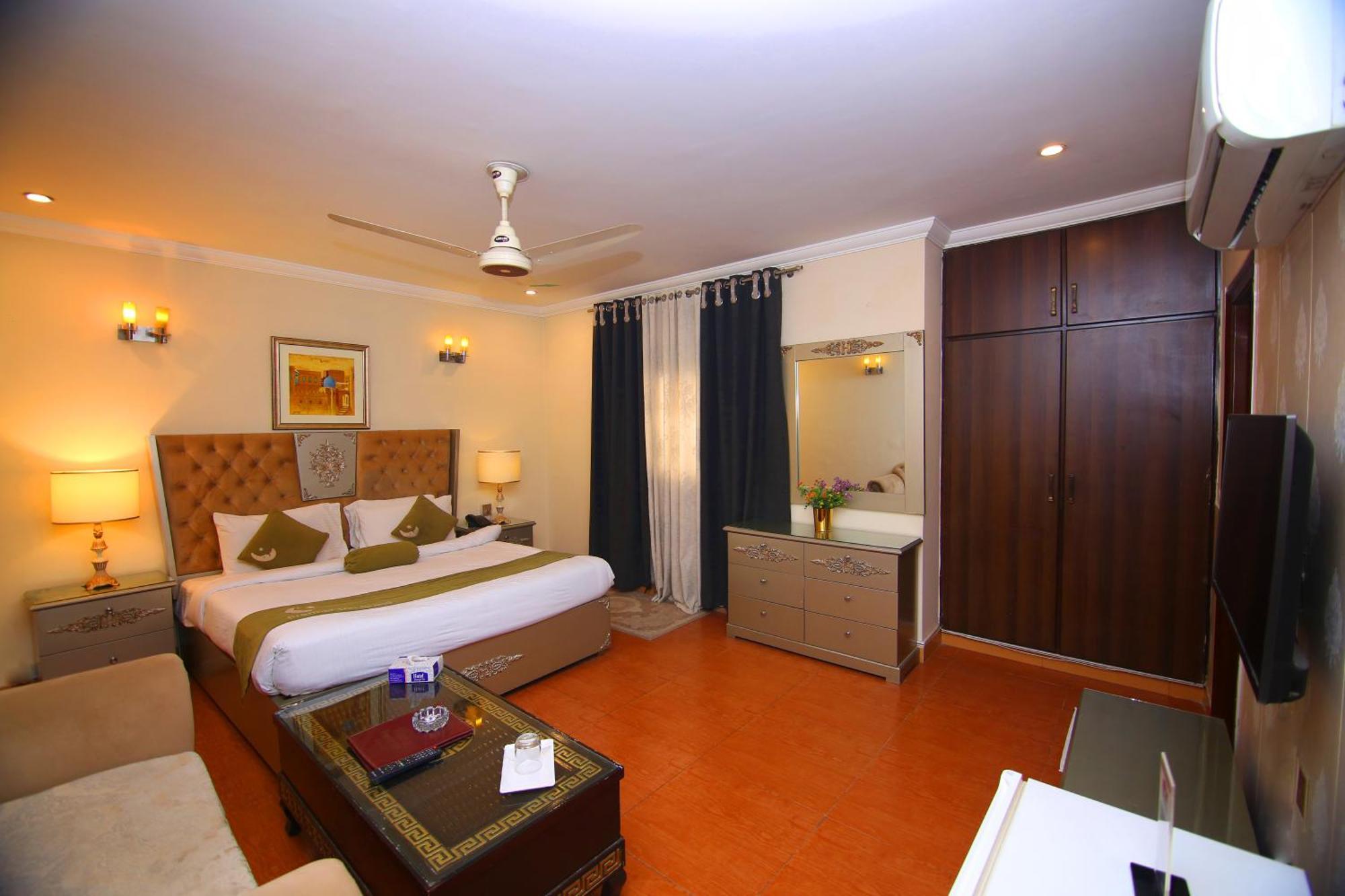 Premier Inn Grand Gulberg 拉合尔 外观 照片